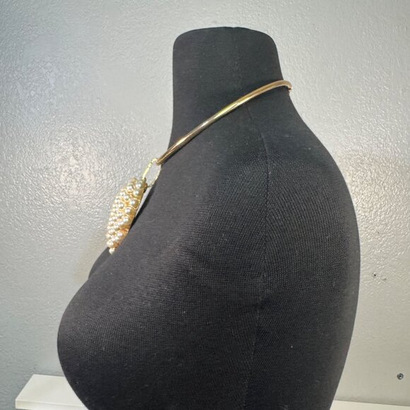 Chunky Pearl Encrusted Heart Pendant Statement Necklace Gold Tone Glam Festival - Picture 3 of 4